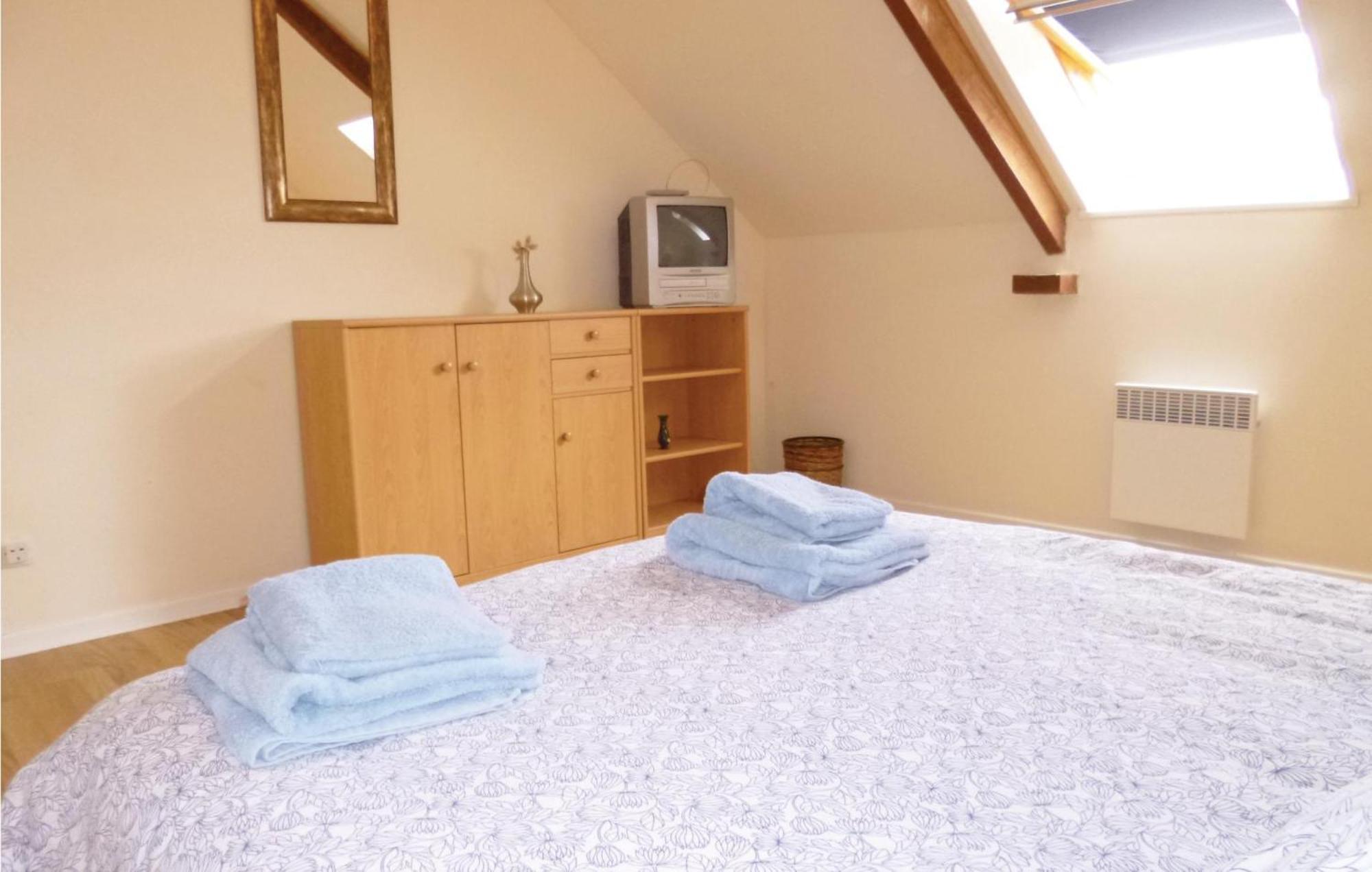 3 Bedroom Cozy Home In Brucheville Carentan-les-Marais エクステリア 写真